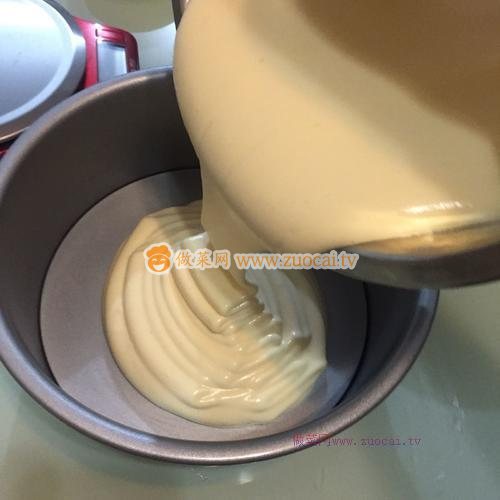 三花淡奶戚風(fēng)蛋糕的做法