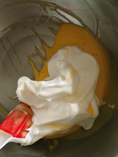 八寸戚風(fēng)蛋糕的做法