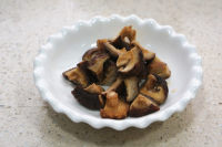 香菇土豆?fàn)F雞的做法步驟5