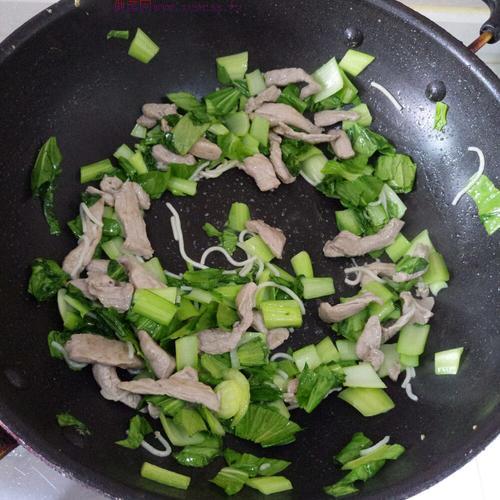 青菜肉絲炒面的做法