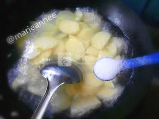 土豆肉片湯的做法步驟:4