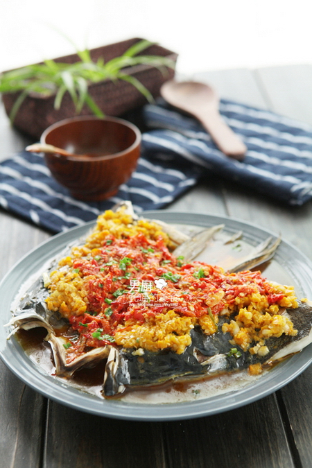 雙色剁椒魚頭的做法步驟