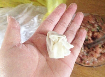 小餛飩怎么包 泡泡小餛飩的包法圖解