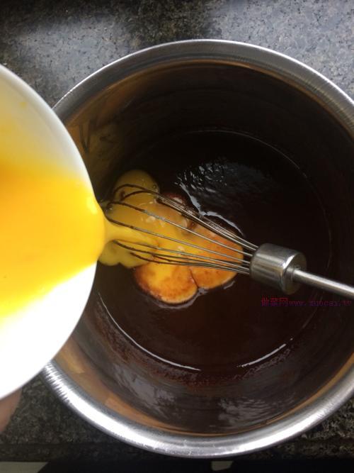 松軟的巧克力布郎尼蛋糕的做法