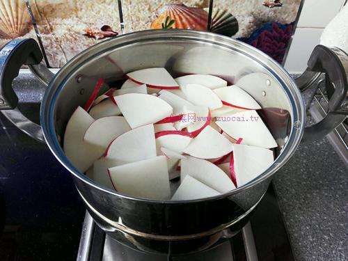 卞蘿卜大餡蒸餃的做法