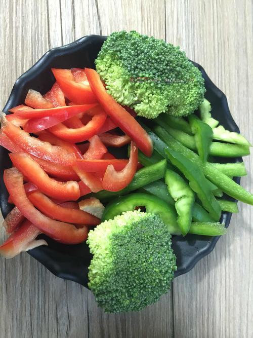 番茄醬三絲炒烏冬面的做法