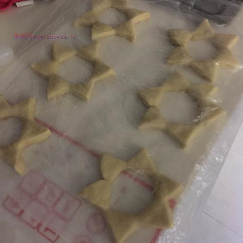 太陽花早餐面包圈的做法