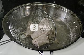 玉米燉排骨的做法步驟:3