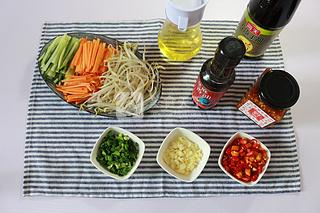 開胃涼拌菜--涼拌三絲的做法步驟:1