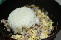 金槍魚營(yíng)養(yǎng)炒飯的做法步驟7
