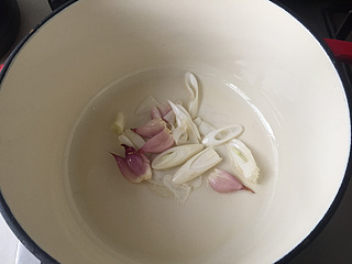 麻辣干鍋蝦的做法步驟：3