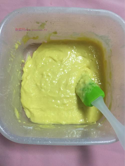 拉花戚風(fēng)蛋糕的做法