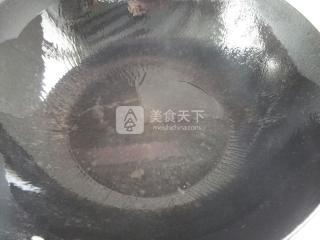 爆香花生果的做法步驟:2