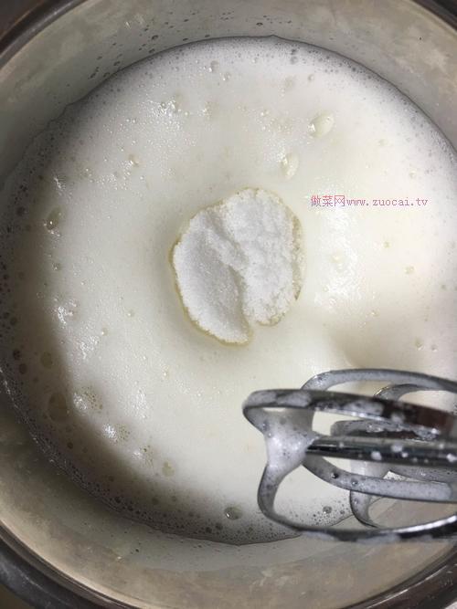 八寸戚風(fēng)蛋糕的做法