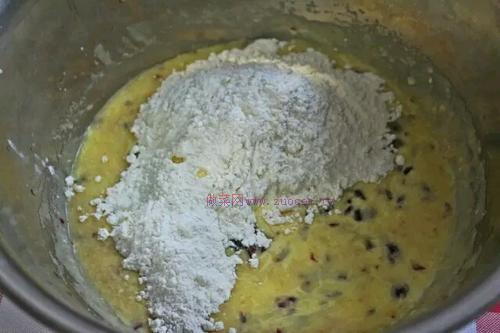 來(lái)一口糯香的蔓越莓牛角包香到整個(gè)人都融化了的做法