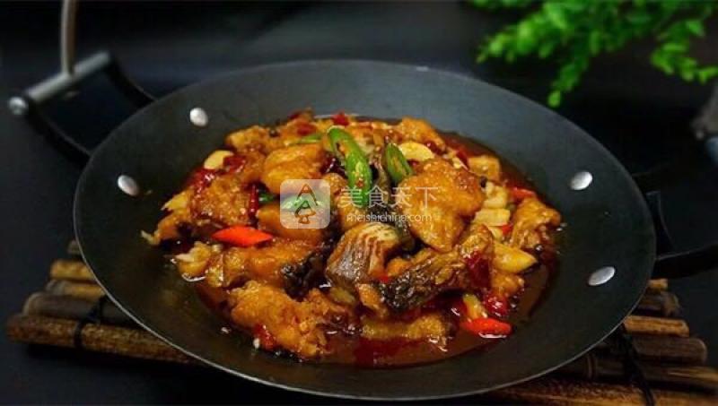 啤酒燜魚，好吃的讓你意想不到。的做法