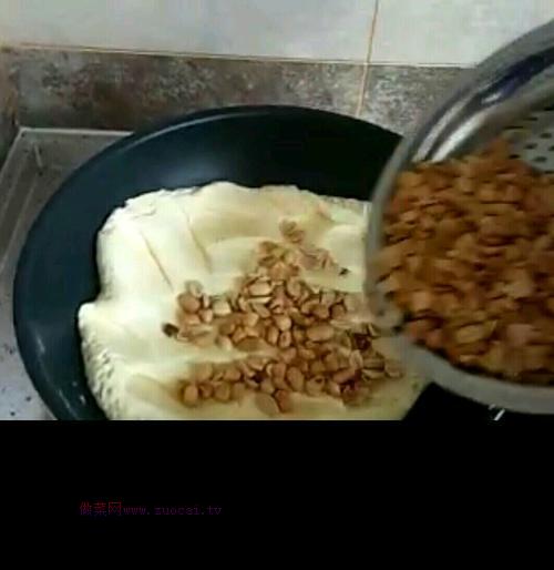 牛軋?zhí)堑淖龇?/ data-wVP9=