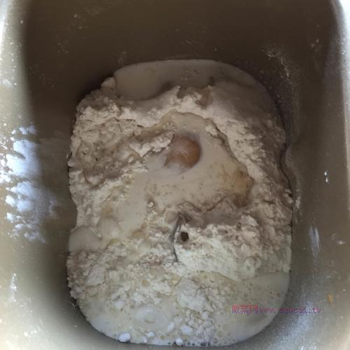 蜜紅豆淡奶面包塊的做法