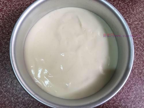 六寸戚風(fēng)蛋糕的做法