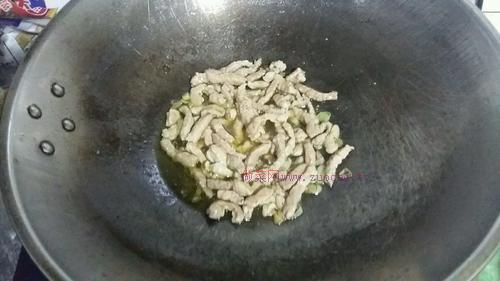 尖椒肉絲鹵手搟面的做法