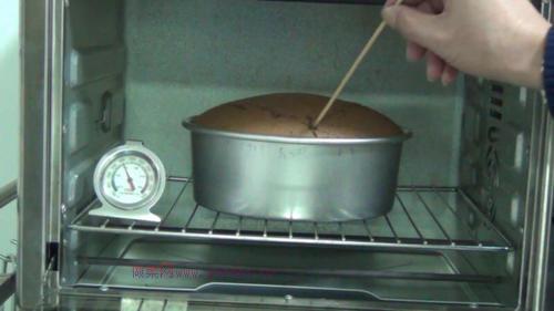 巧克力戚風(fēng)蛋糕8寸的做法