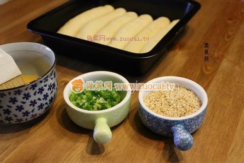 蔥香肉松排包的做法