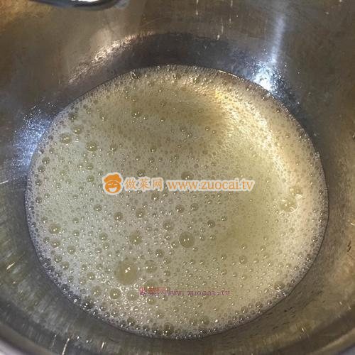 三花淡奶戚風(fēng)蛋糕的做法