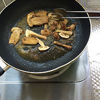 黃油煎比目魚(yú)佐松茸的做法圖解6