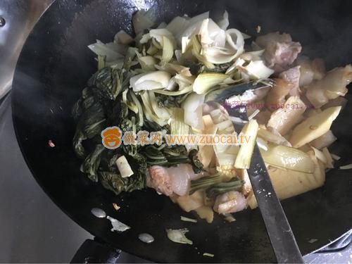 冬筍腌菜火鍋的做法