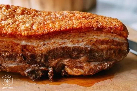 粵式經(jīng)典正宗脆皮燒肉的做法步驟1