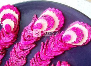 鳳凰呈祥【創(chuàng)意水果拼盤】的做法步驟:9