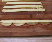 新鮮玫瑰花蘋(píng)果派的做法步驟9