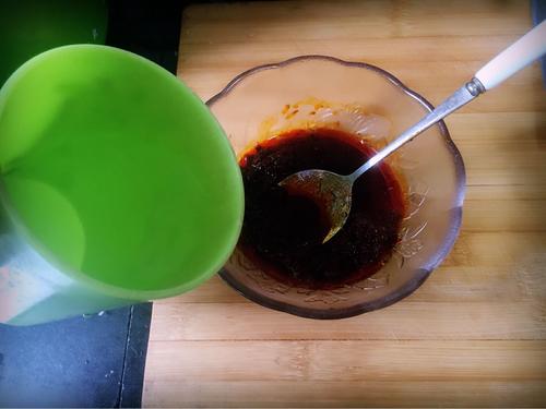 麻辣鯽魚(yú)的做法