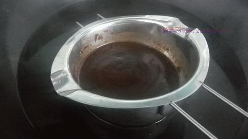 八寸巧克力戚風(fēng)蛋糕的做法