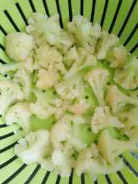 香干花菜炒肉的做法步驟4