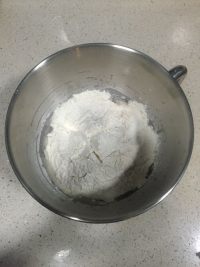 豆腐酸菜煎包的做法步驟1