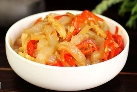 酸蘿卜炒魔芋豆腐，減肥治便秘的家常開胃菜