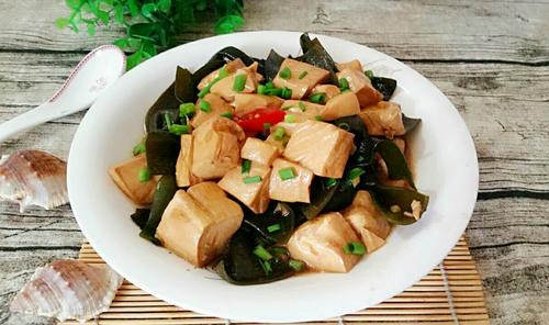 海帶結(jié)燒豆腐的做法