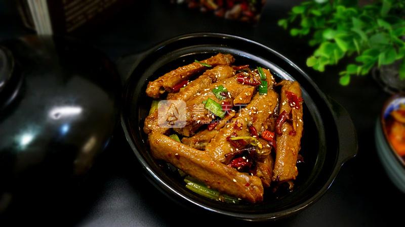 干鍋香辣鴨翅的做法