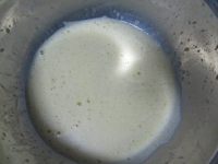 小紙杯戚風(fēng)的做法步驟7