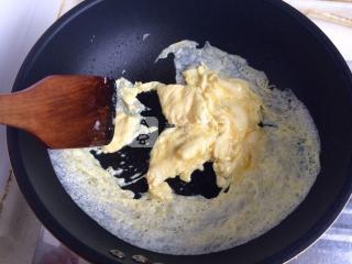 香菇土豆什錦蛋炒飯的做法步驟:7