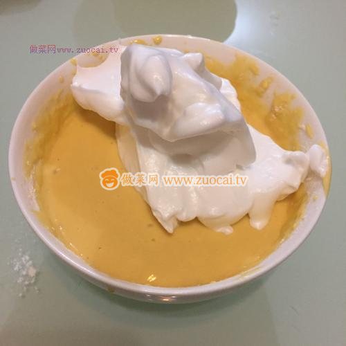 三花淡奶戚風(fēng)蛋糕的做法