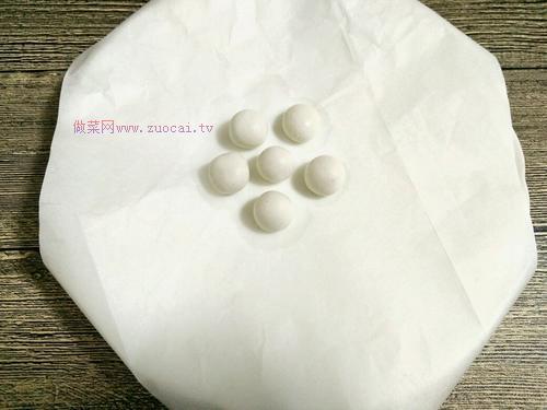 自制小湯圓（無(wú)餡）的做法
