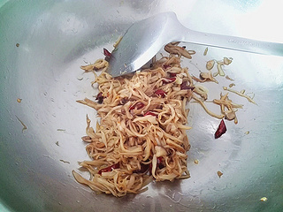 【干煸杏鮑菇】的做法步驟:8