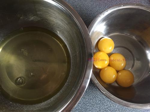 8寸戚風(fēng)蛋糕的做法