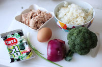 金槍魚營(yíng)養(yǎng)炒飯的做法步驟1