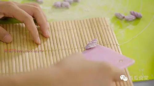 繽紛貝殼面的做法