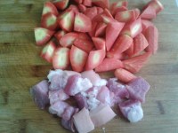 胡蘿卜燒排骨的做法步驟2