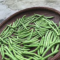 家鄉(xiāng)味的腌制四季豆的做法圖解2