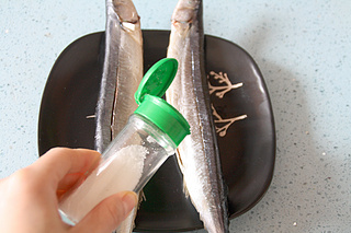 干煎秋刀魚(yú)